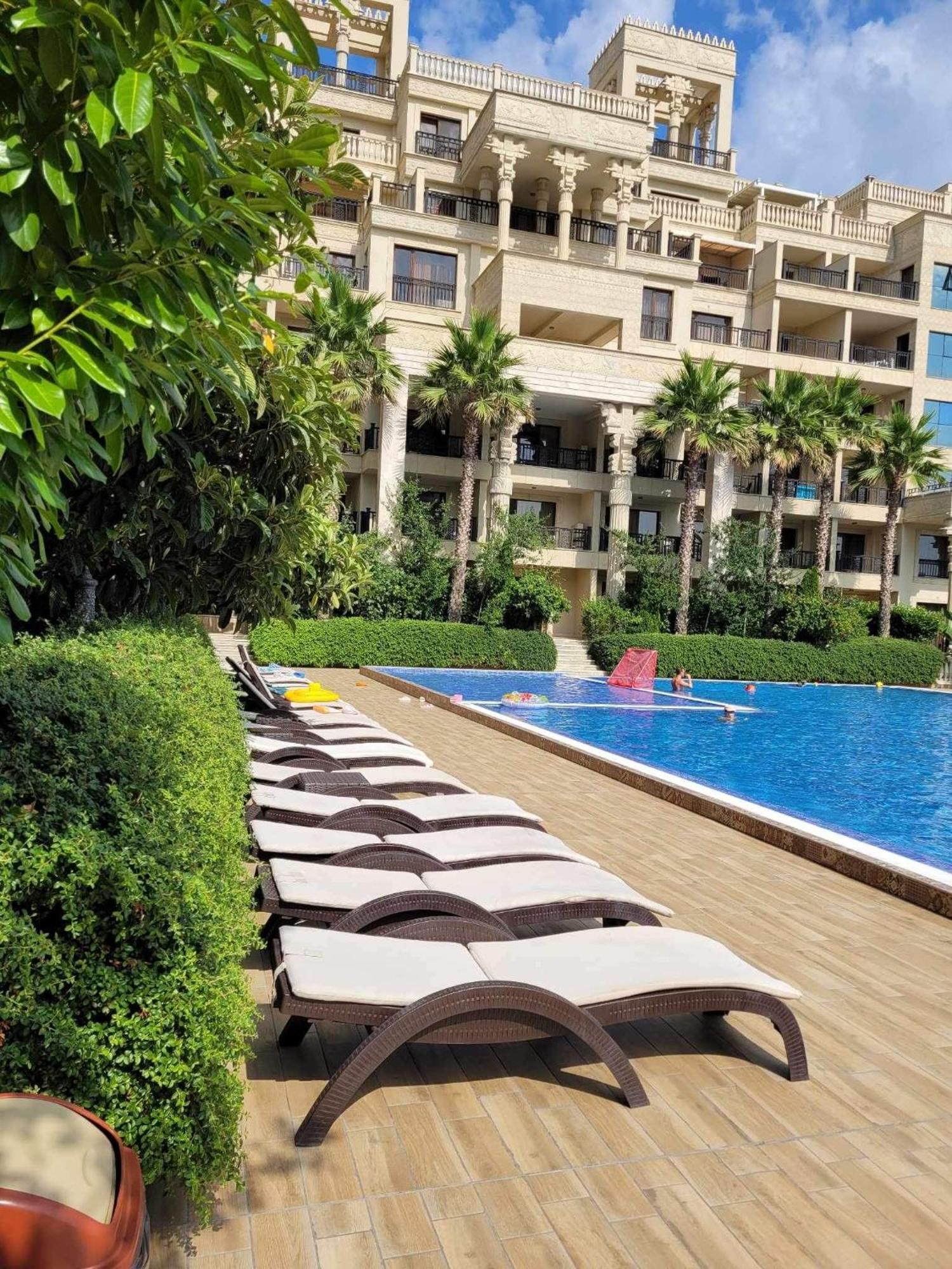Argisht Luxury Apartment Golden Sands Exteriör bild